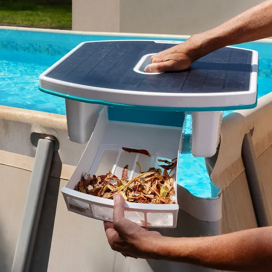 Robot de surface Skimmi de Maytronics pour piscines - Image 4