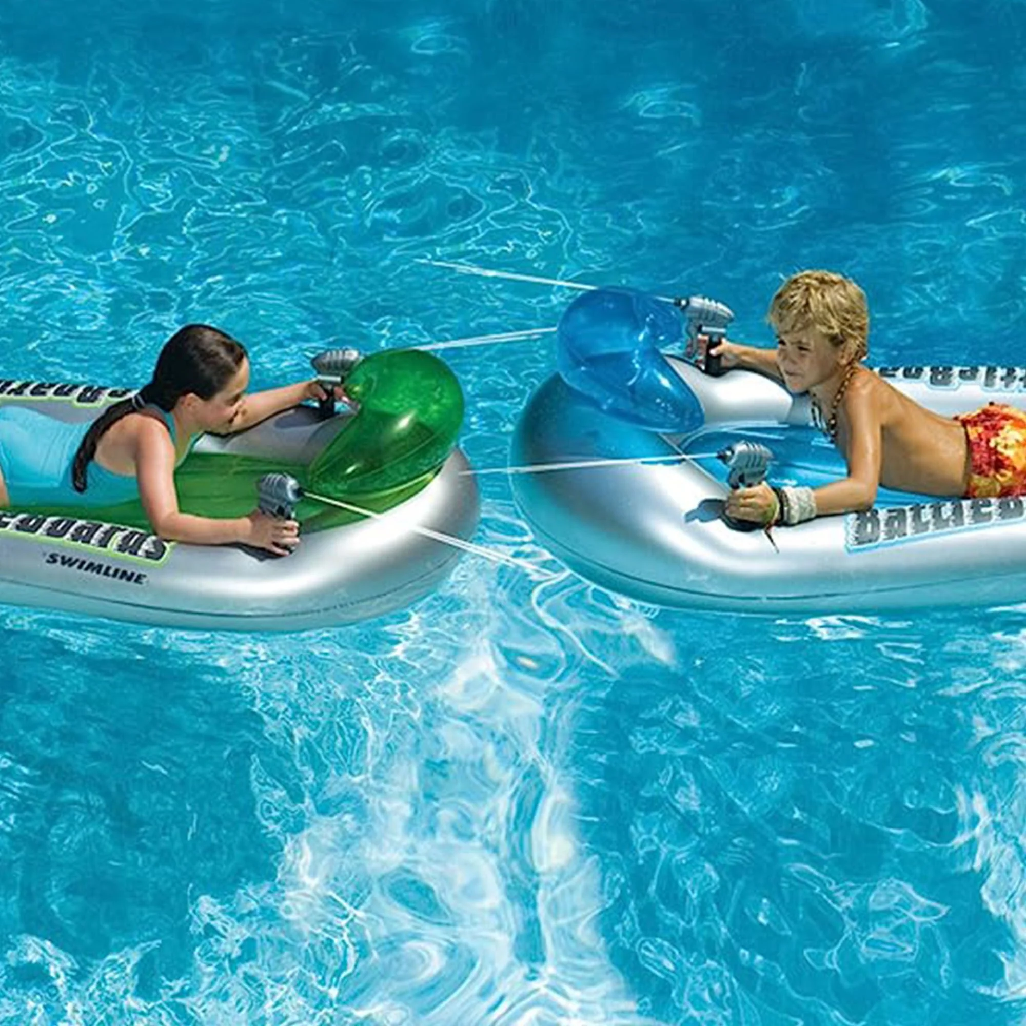 Bateau gonflable avec pistolet Ă eau (2x)